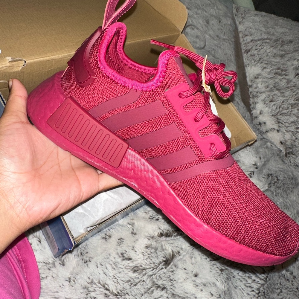 Adidas Original Size 7 Never Worn